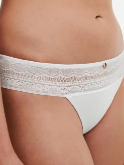 Chantelle EasyFeel Kristen String - Milk