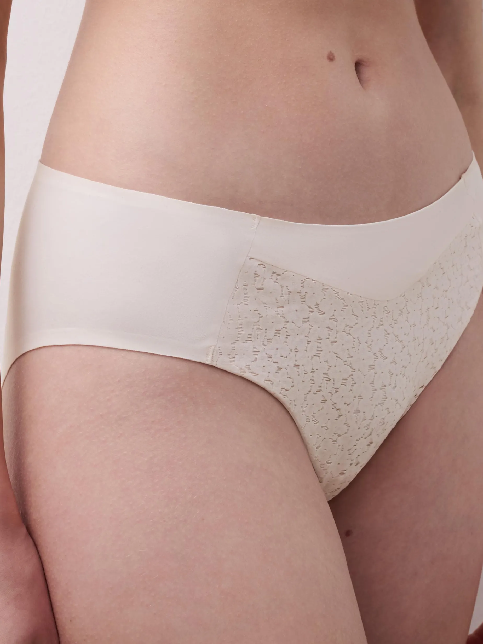 Chantelle EasyFeel Norah Slip - Talc