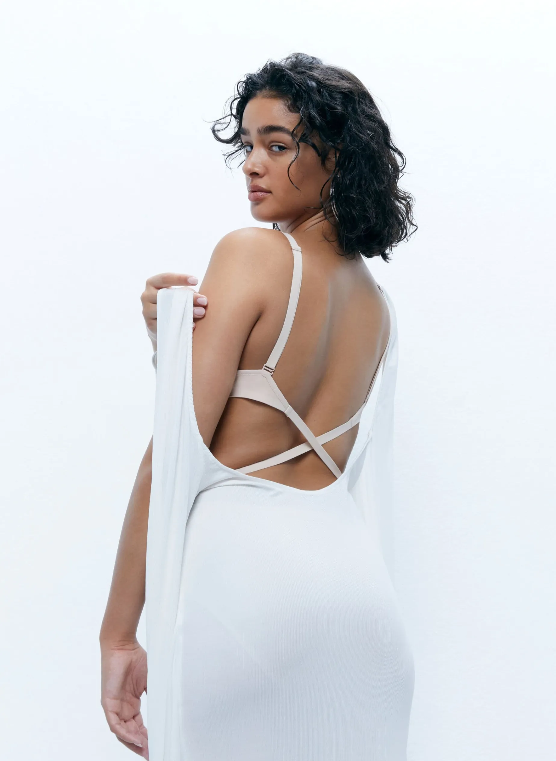 Chantelle EasyFeel OPEN BACK T-shirt BH met open back - Goudkleurig Beige