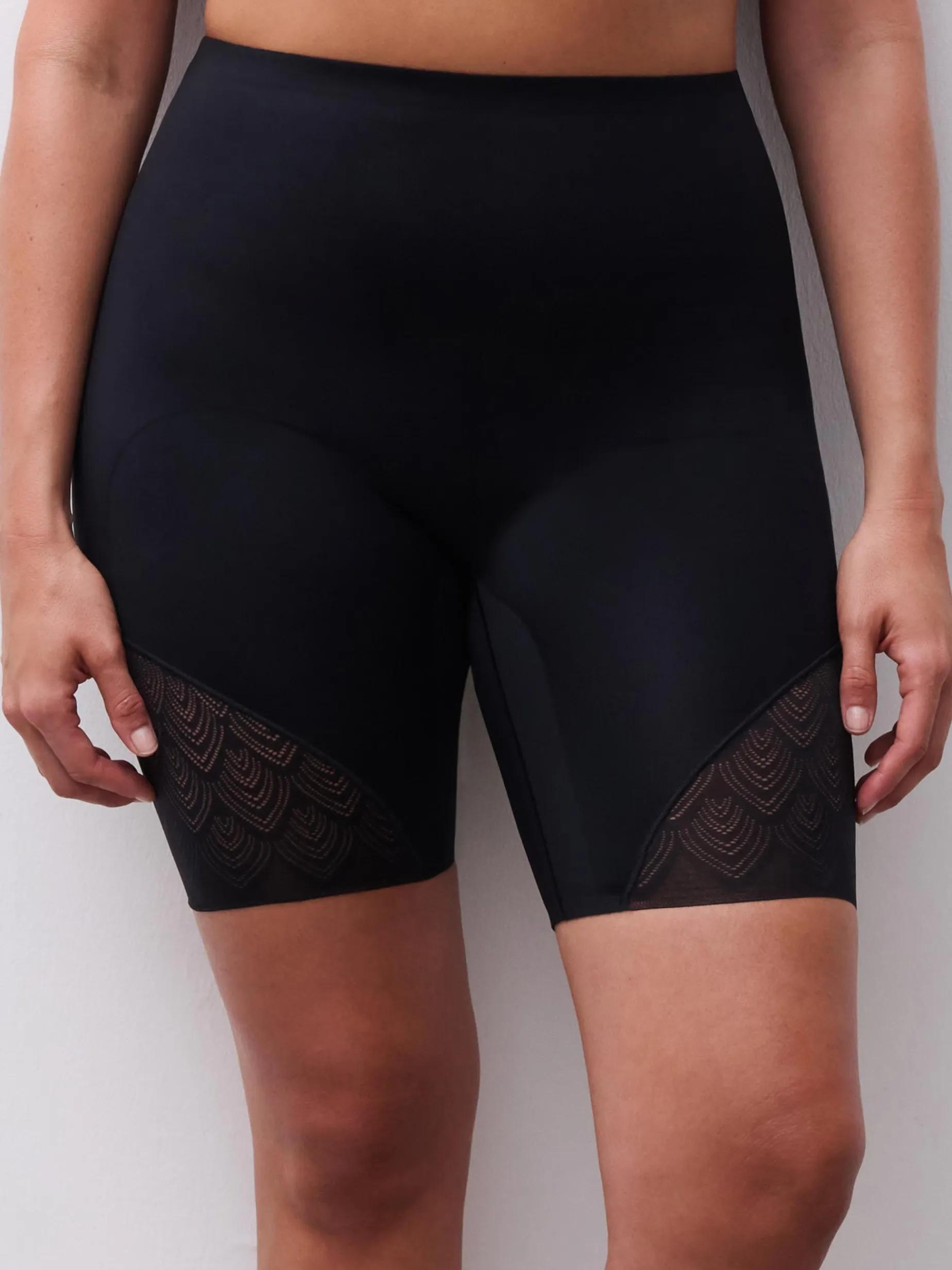 Chantelle SEXY SHAPE Corrigerende Hoge Taille Slip met Pijpjes - Zwart