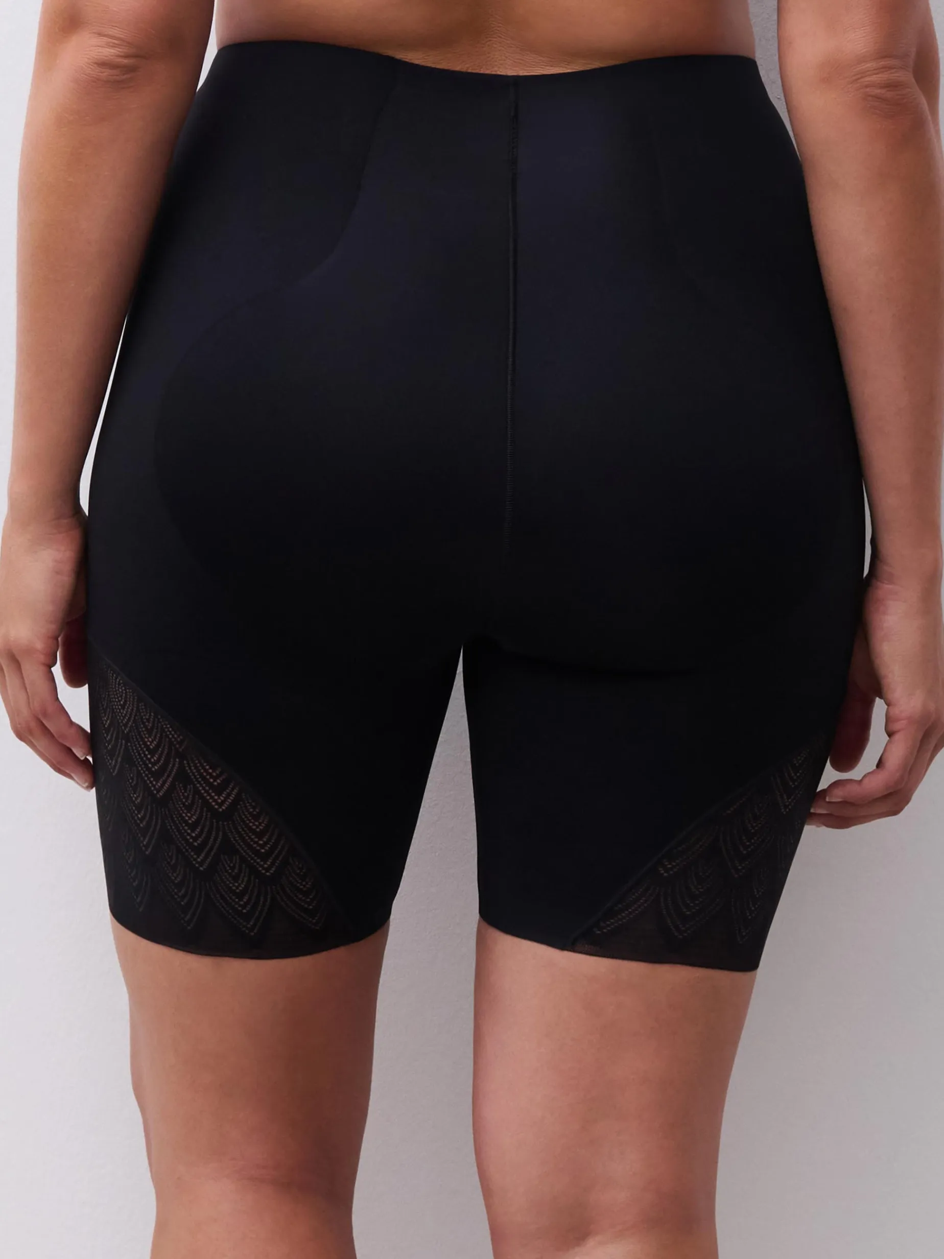 Chantelle SEXY SHAPE Corrigerende Hoge Taille Slip met Pijpjes - Zwart