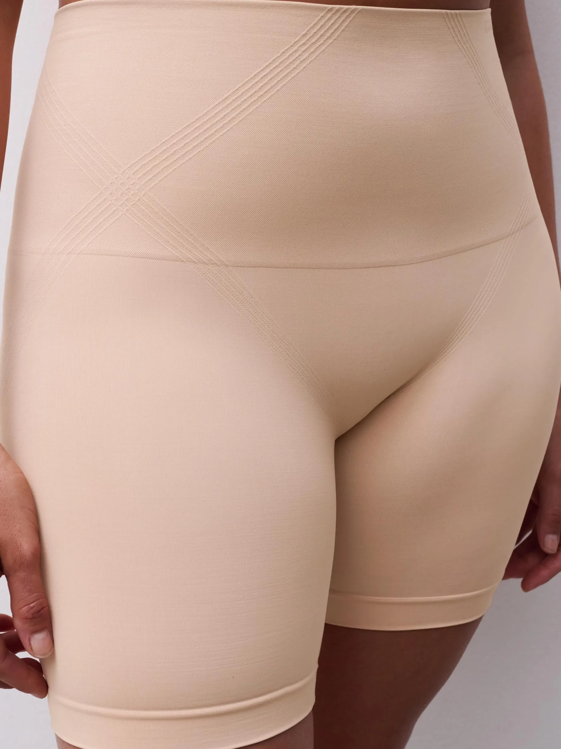 Chantelle SMOOTH COMFORT Smooth Comfort Shapewear - High waist Mid Thigh Short - Clay Nude