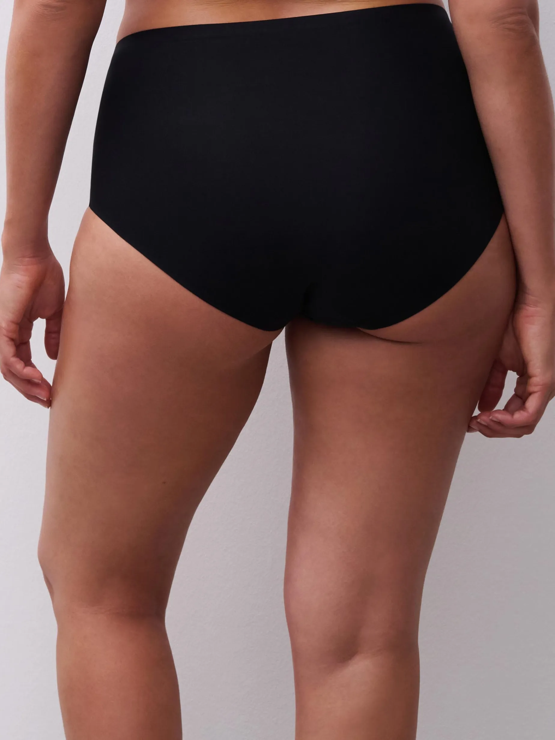 Chantelle Softstretch Hoge taille slip+ 44-52 - Zwart