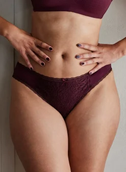Livera Micro Lace Sasja String - Port Royale