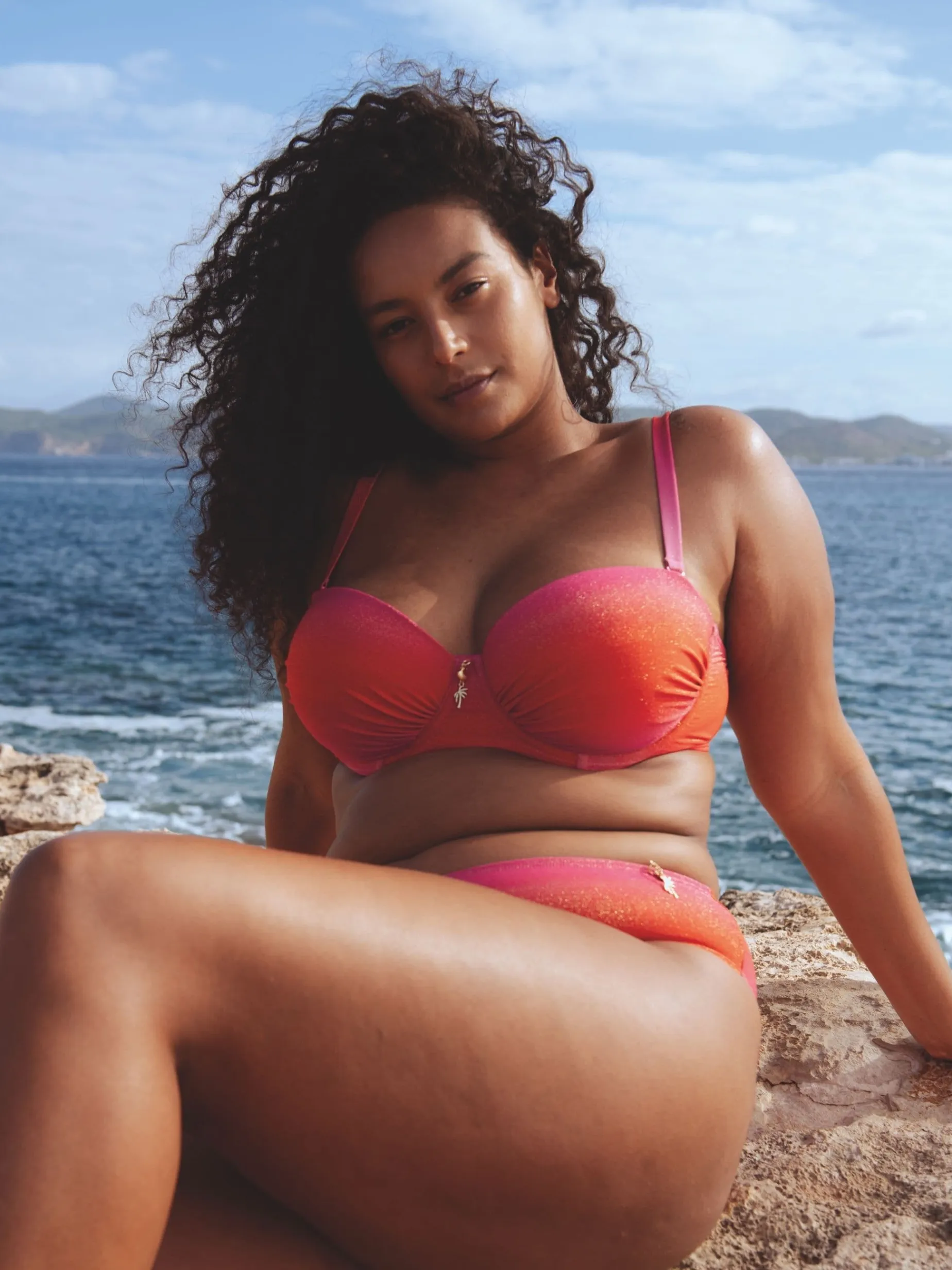 Livera VALENCIA Padded Britt (strapless) - Red pink gradient